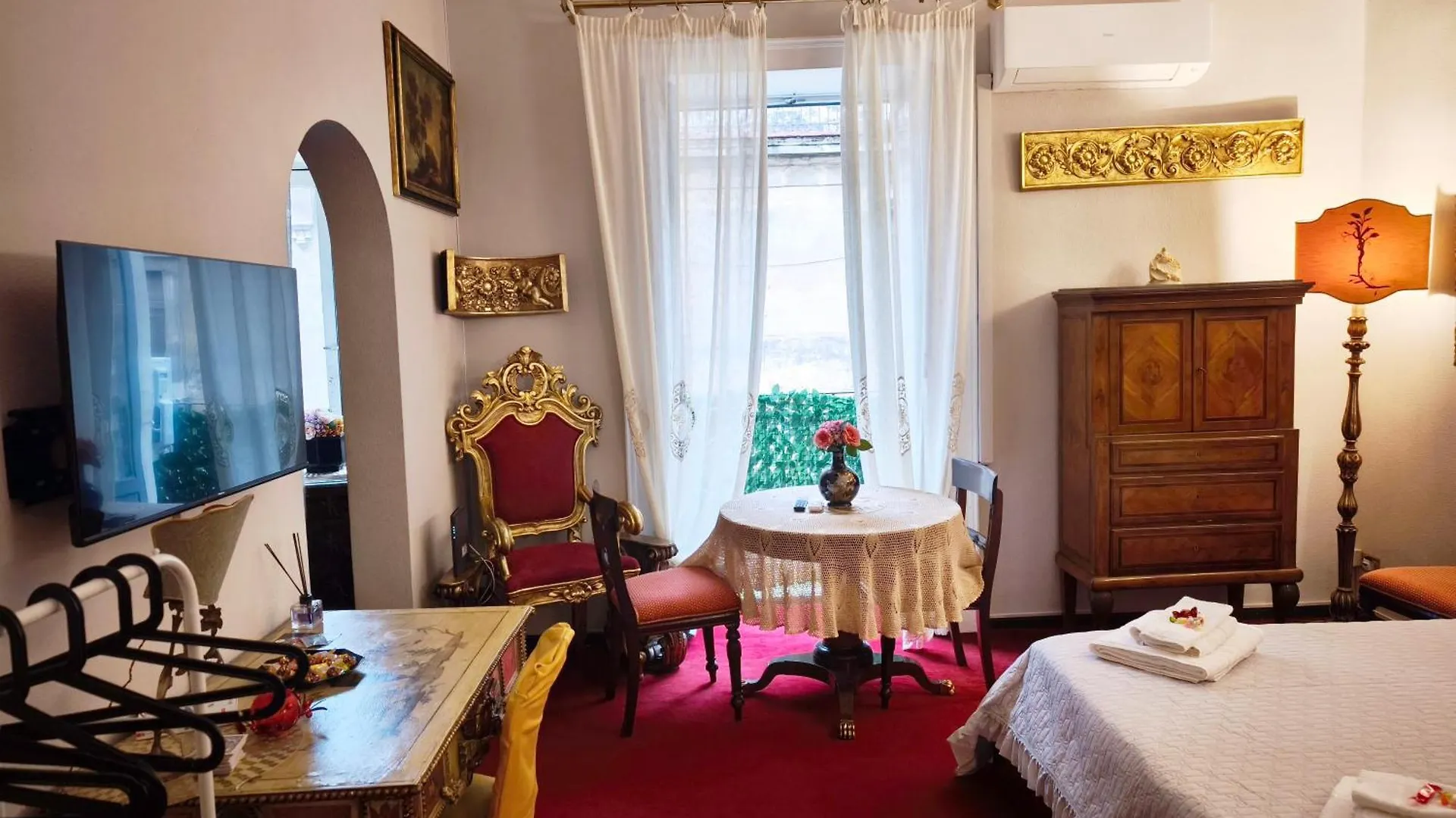 Apartment La Dimora Dell'Imperatore Catania Italy