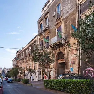 Modern Duplex With Balcony By Wonderful Italy Catania