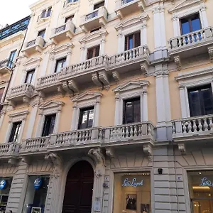 Umberto House מלון